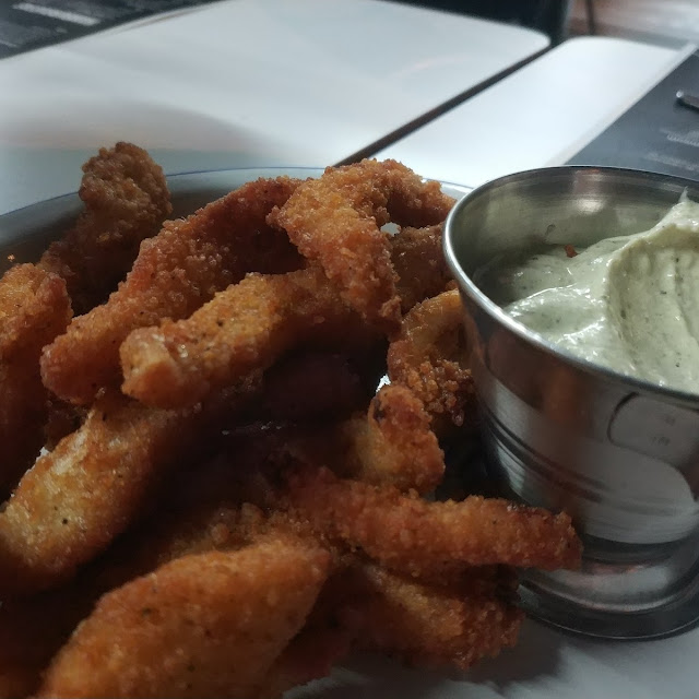 Pollo Crunch Con Salsa Tártara