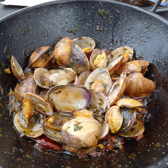 Almejas A la Sartén