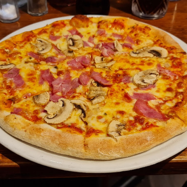 Pizza Regina