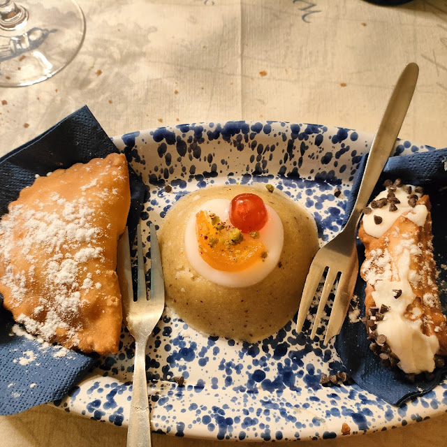 Tris Di Dolci Tipici