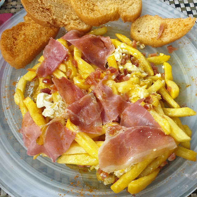 Huevos Rotos Con Jamón