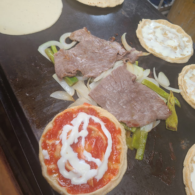 Picaditas Con Cecina