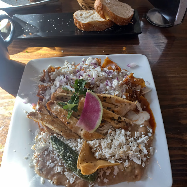 Chilaquiles Con Pollo