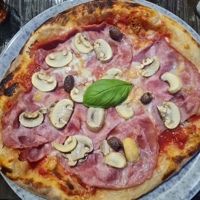 Pizza Regina