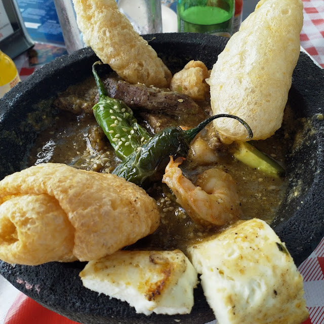 Molcajete Mar Y Tierra