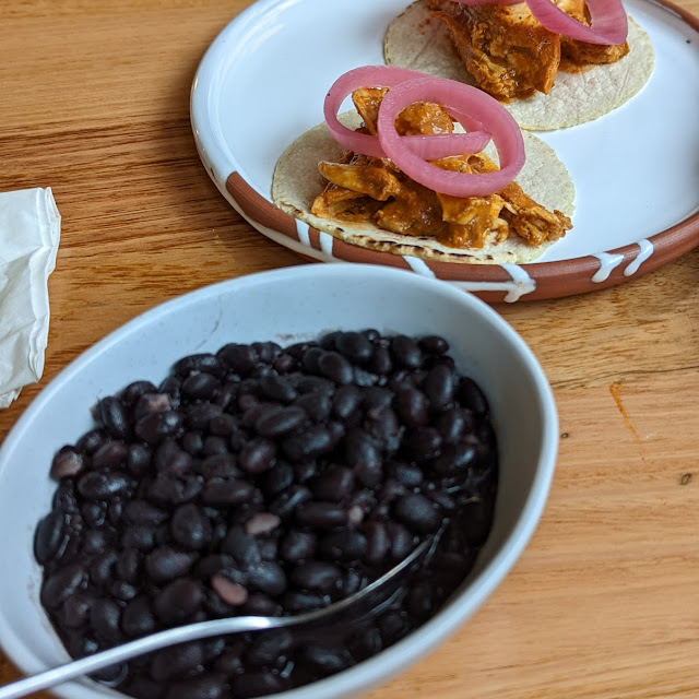Carnitas Con Frijoles