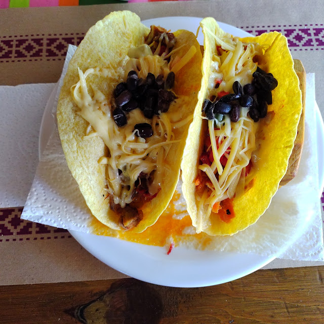 Tacos de Carne Y Pollo