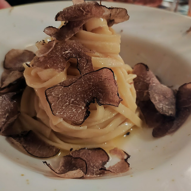 Uovo Marinato Con Crema Di Formaggio E Tartufo