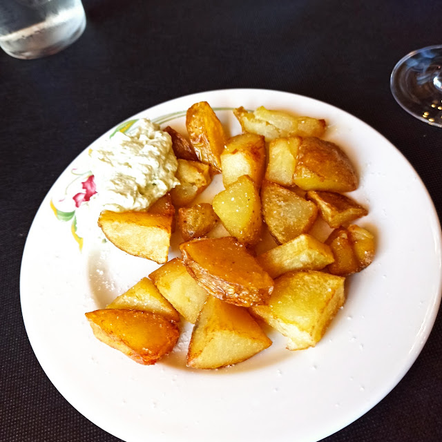Bravas