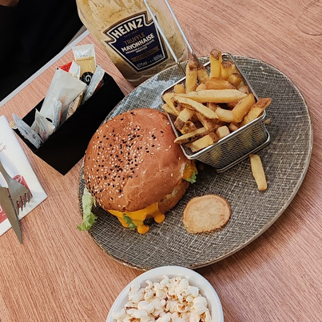 Burger Cheeseburger