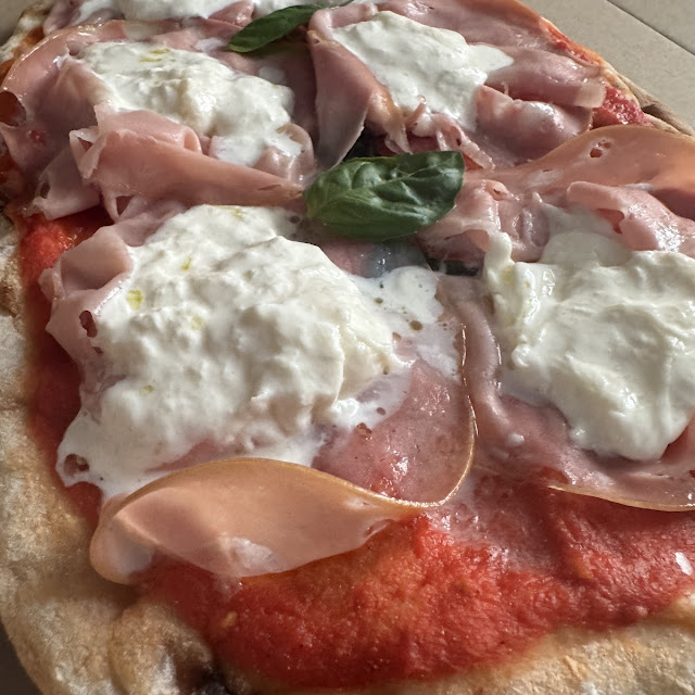 Pizza Mortadela Y Burrata