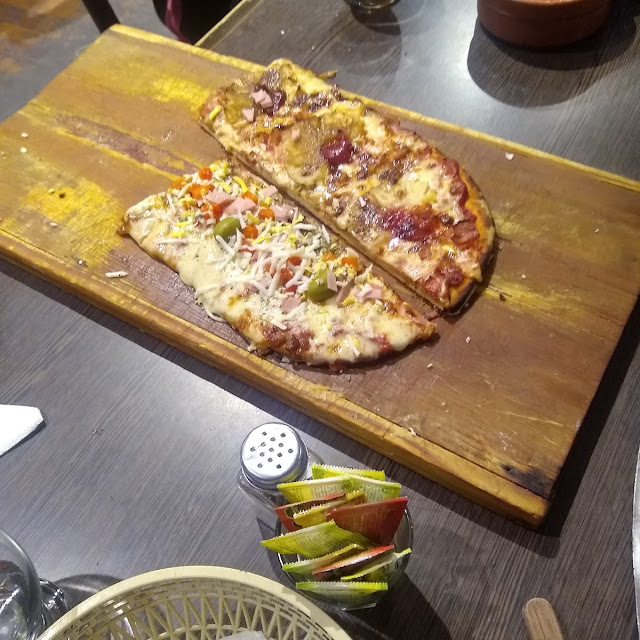Pizza Americana Y Agridulce