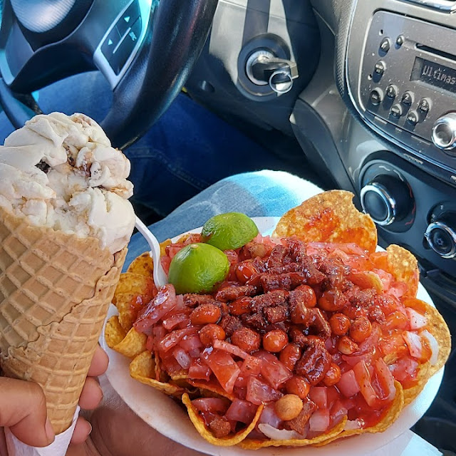 Tostilocos Y Nieve de Frutos Secos