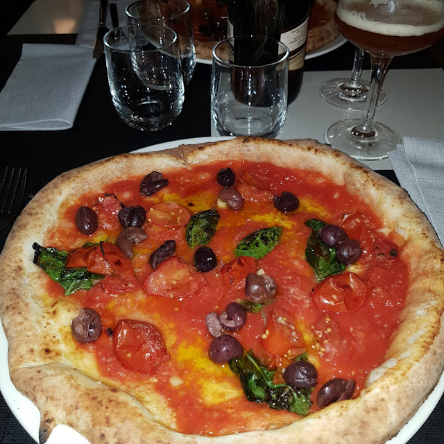 Marinara Con Piennolo E Olive Nere
