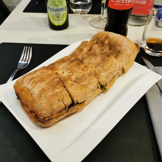 Mpustarella Con Salsiccia Provola E Friarielli