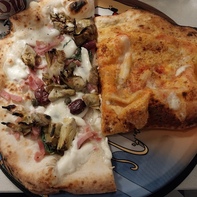 Metà Carciofini E Metà Calzone Napoletano