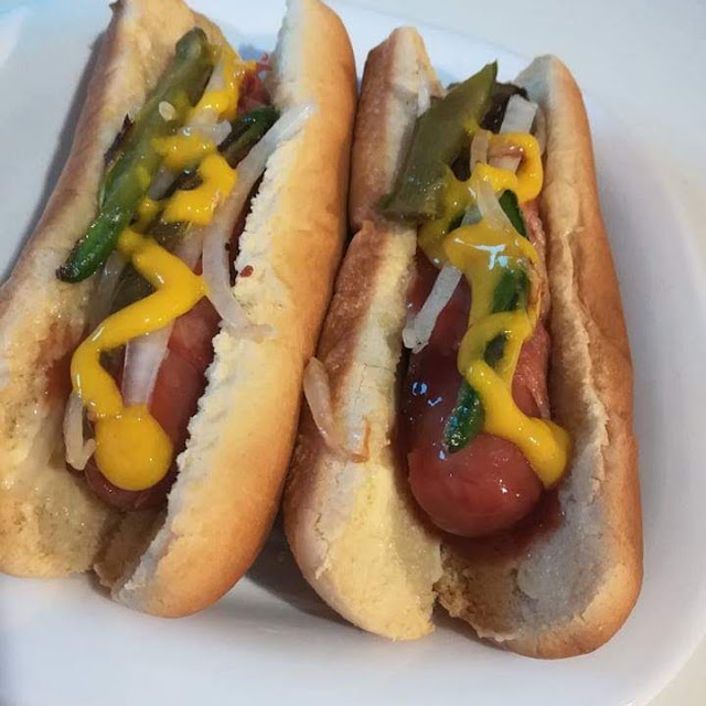 Hot Dogs A la Parrilla