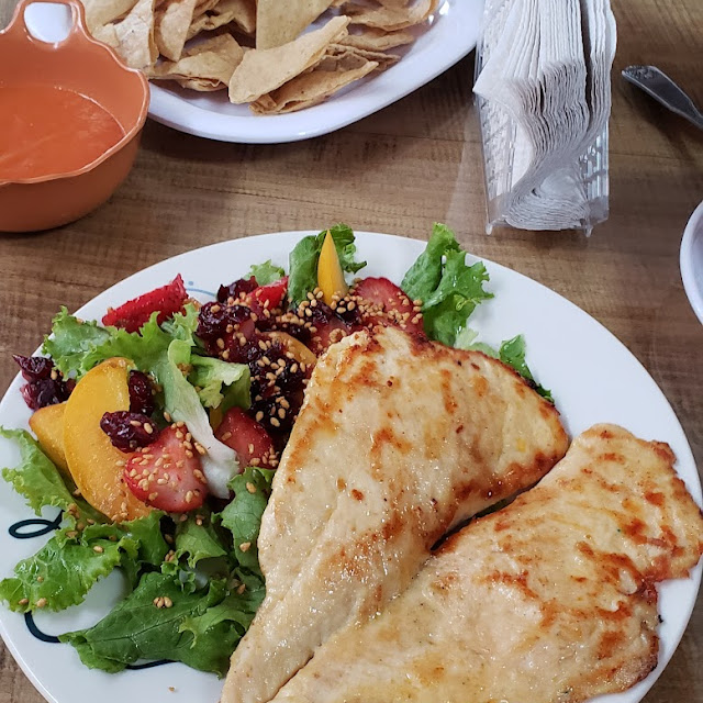 Pechuga Asada Con Ensalada Mixta