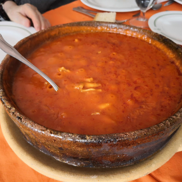 Ancas de Rana En Salsita Con Tomate Y Picantitas