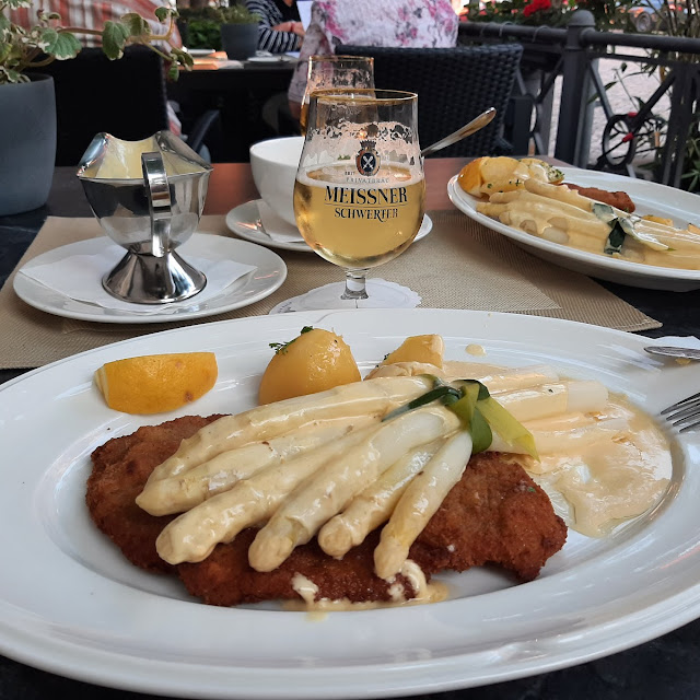 Schnitzel Mit Spargel