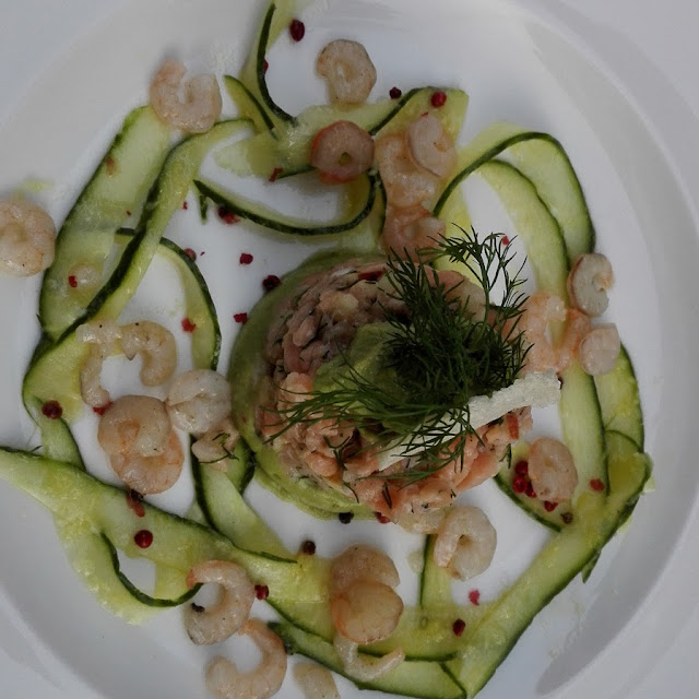 Lachs-tatar Mit Scampis