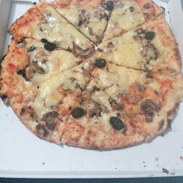 Pizza Reine