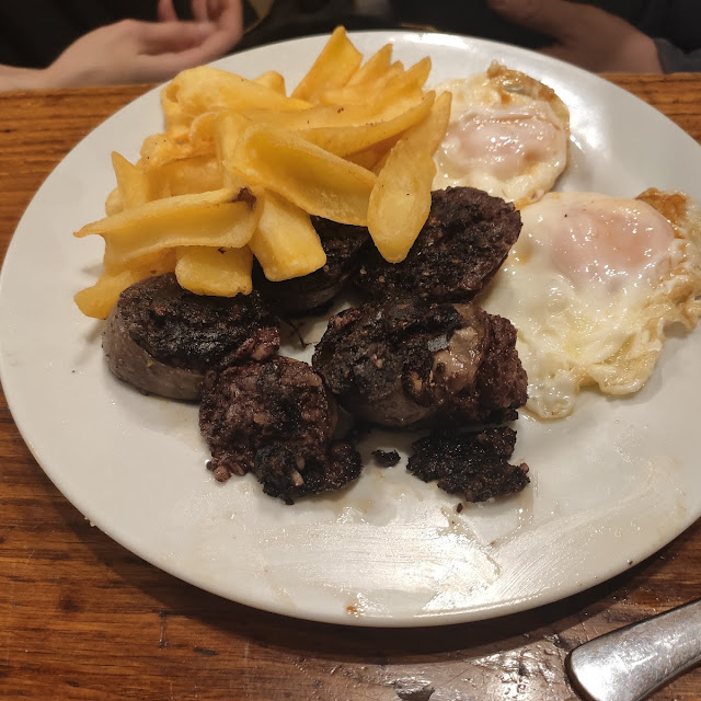 Huevos Con Morcilla