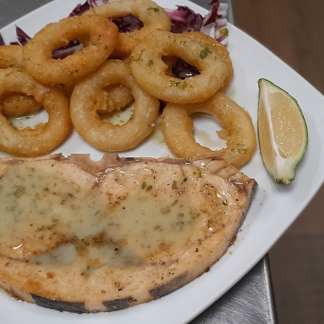 Pesce Spada E Anelli Di Totano