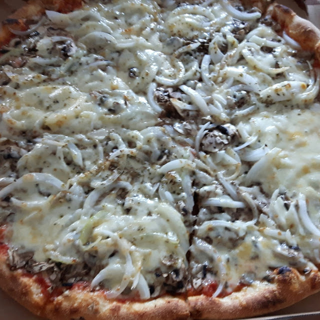 Pizza Funghi Cipolle