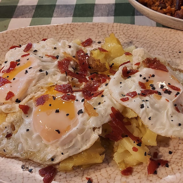 Huevos Rotos Con Jamón