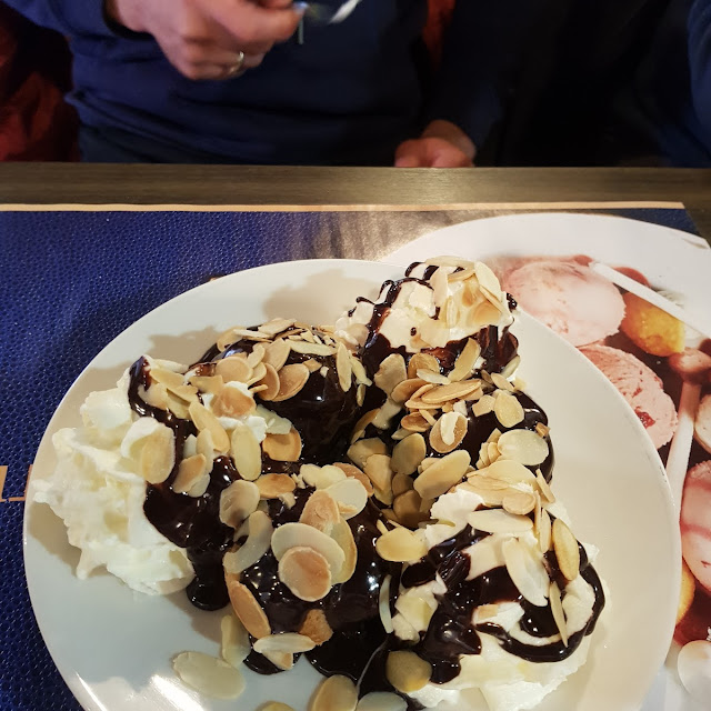 Profiteroles