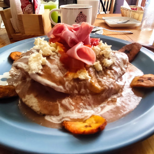 Huevos Motuleños