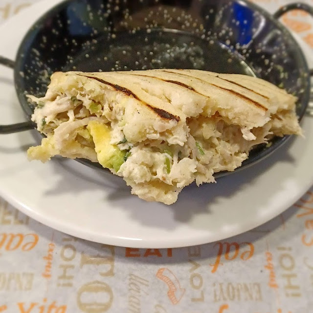 Arepa Reina Pepiada