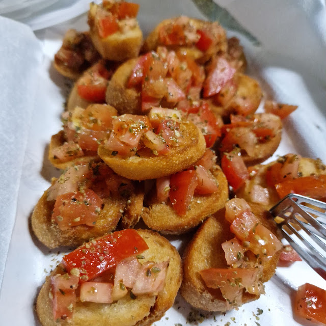 Crostini Con Pomodori