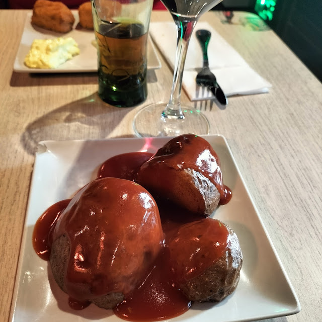 Bravas