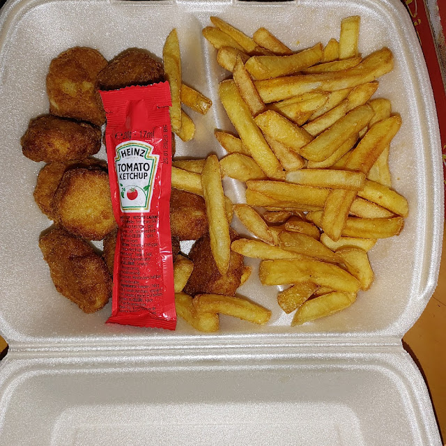 Chicken Nuggets Mit Pommes
