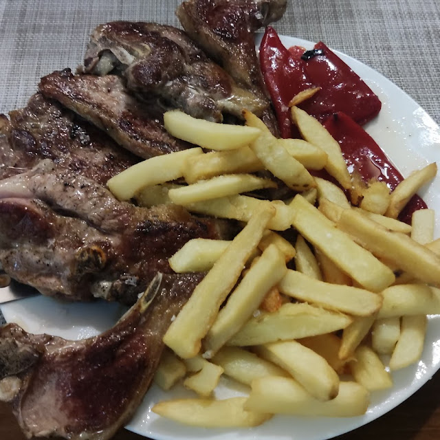 Entrecotte A la Brasa Con Guarnición