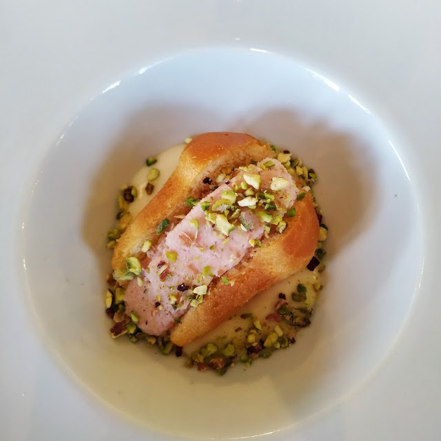 Babà Mignon Crema Di Parmigiano Spuma Di Mortadella E Granella Di Pistacchi