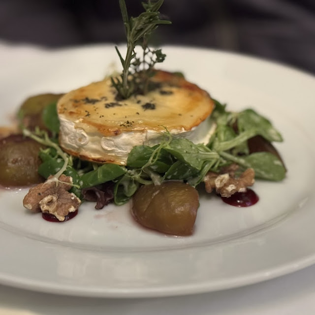 Geschmolzener Ziegenkäse
