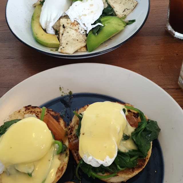 Eggs Benny