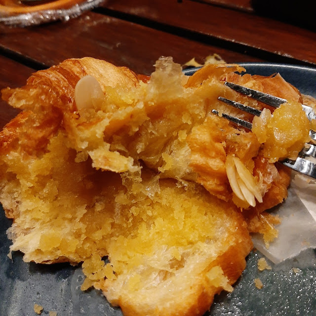 Croissant Almond