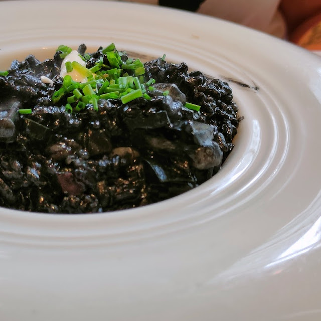 Arroz Negro Con Habitas Y Alioli de Lima