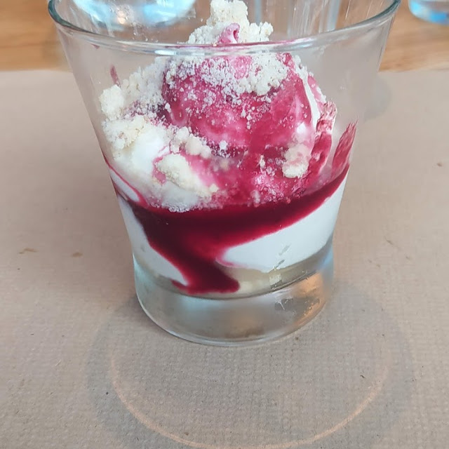 Mousse de Chees Cake Y Frutos Rojos