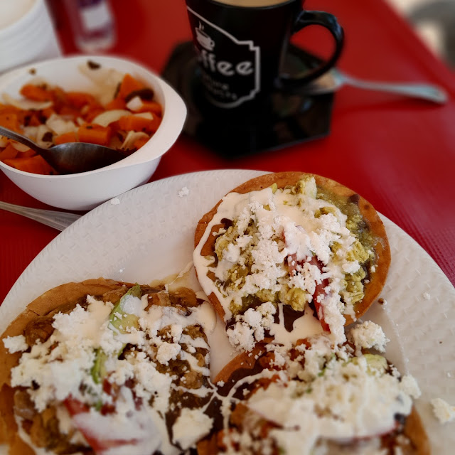 Tostadas de Guisado