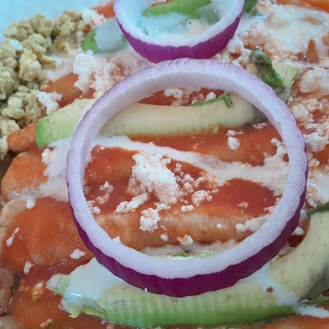 Entomatadas Con Guisado