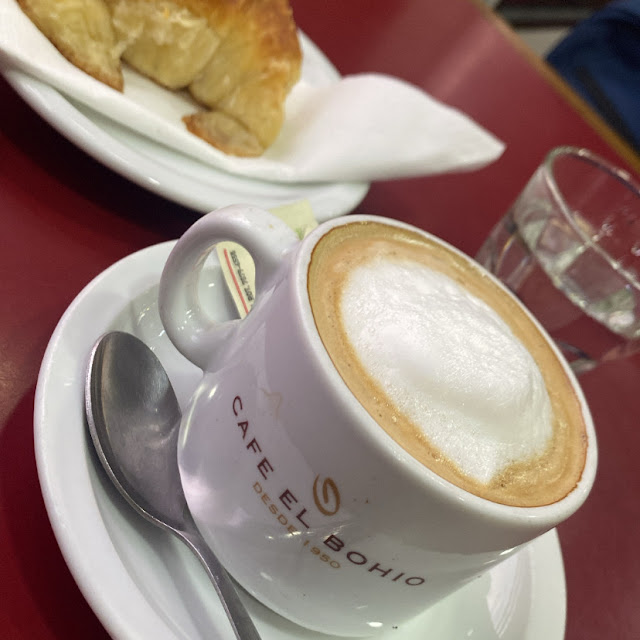 Café Con Leche 2 Medialunas