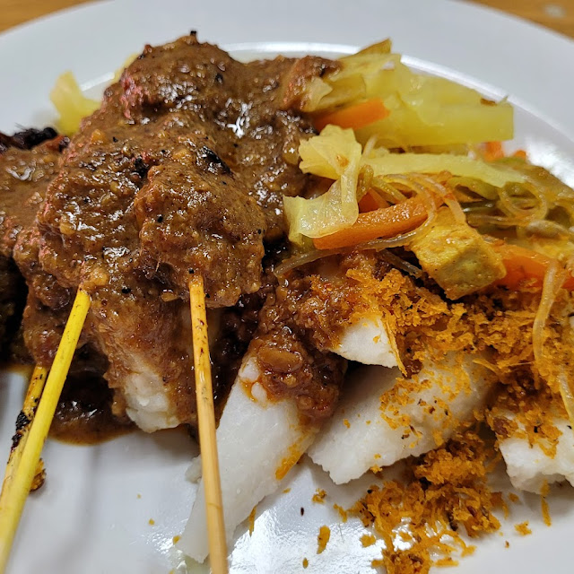 Lontong Basah Sate Ayam