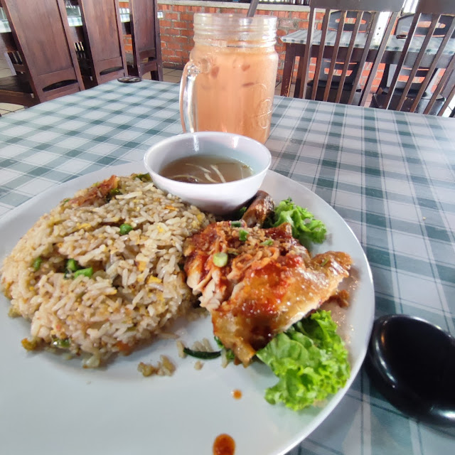 Nasi Goreng Kampung Ayam Goreng