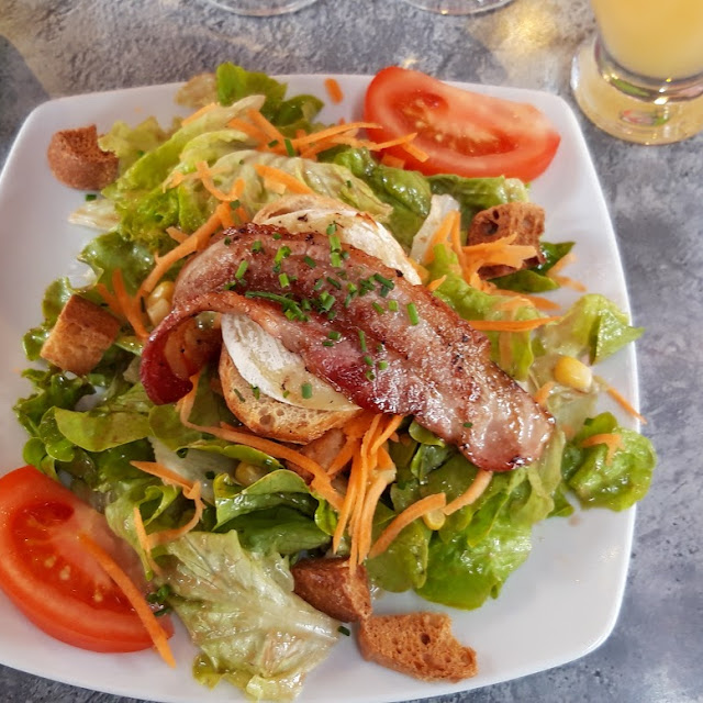 Salade de Chèvre Chaud