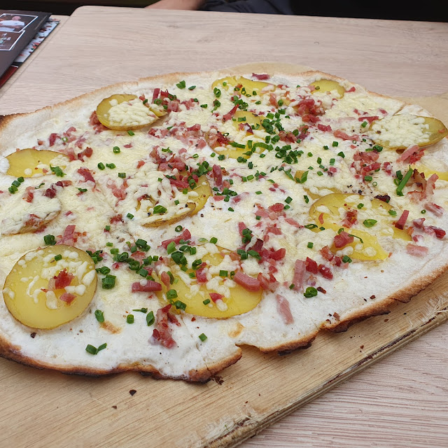 Erdapfel-speck Flammkuchen
